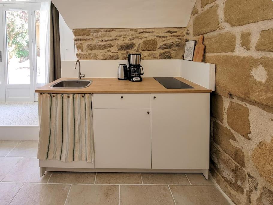 Studio Spacieux De Caractere Montaren-et-Saint-Médiers Esterno foto