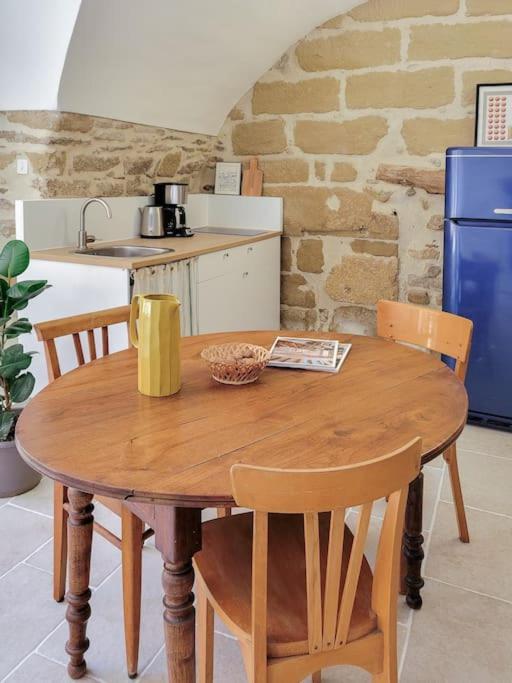 Studio Spacieux De Caractere Montaren-et-Saint-Médiers Esterno foto